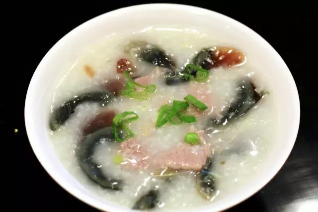 一个皮蛋正确打开方式，终于知道怎么吃！