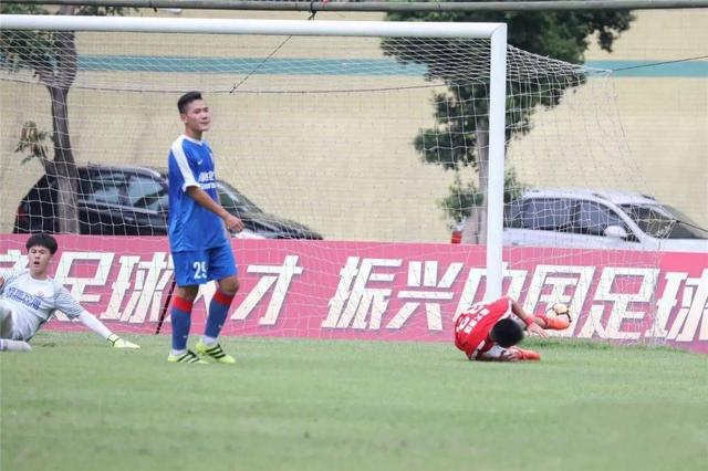 李明梅开二度!广州恒大3:0大胜上海申花,笑傲青