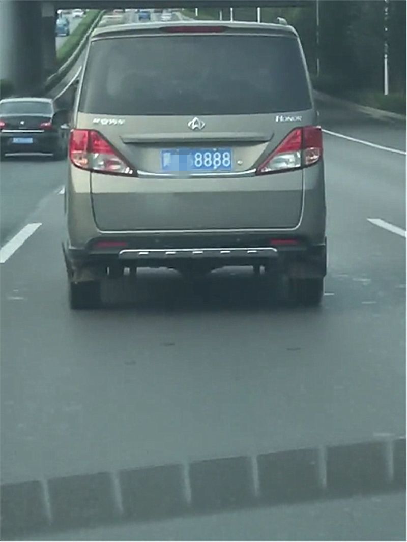 河北偶遇一辆5万长安之星,本不会太注意,但车牌实在太吸睛!