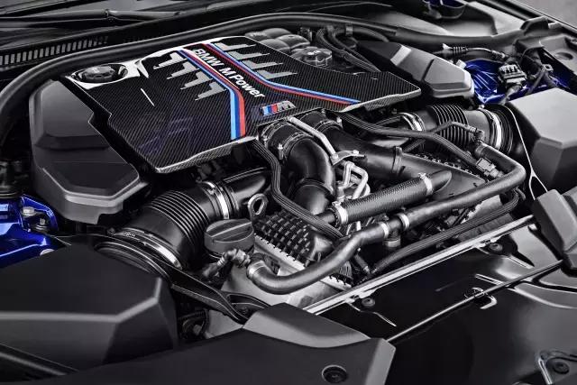 更深的蓝，新BMW M5激战AMG