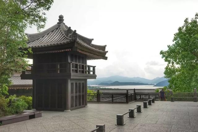 李嘉诚花 26 亿建的慈山寺，到底有多美？