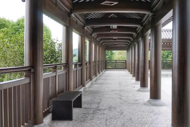 李嘉诚花 26 亿建的慈山寺，到底有多美？