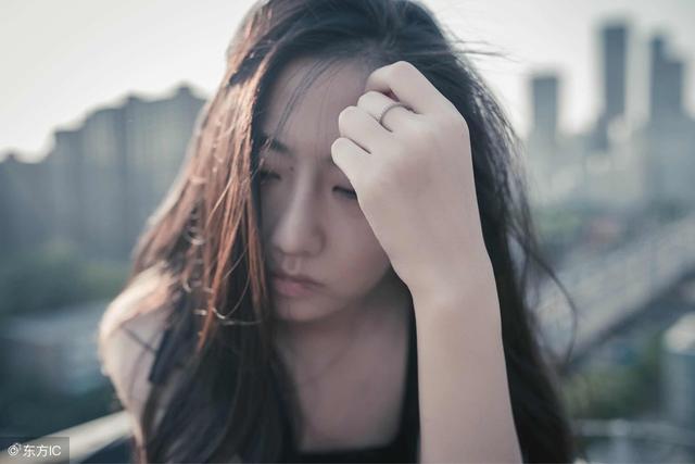 单恋一个人的说说心情,句句伤感,想念却不敢打扰