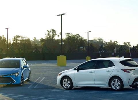 全新一代卡罗拉亮相，电子手刹+后独悬，一看动力，思域着急了