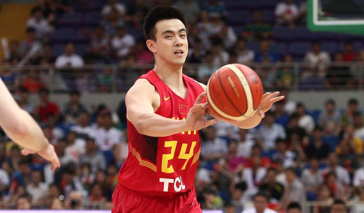 男篮红蓝两队合拼,12人大名单,广东新锐球星可