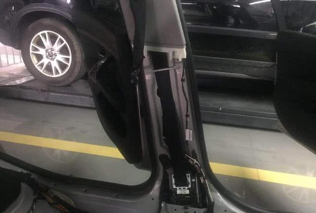 这个宝马天窗不小心漏水了,算水泡车吗?