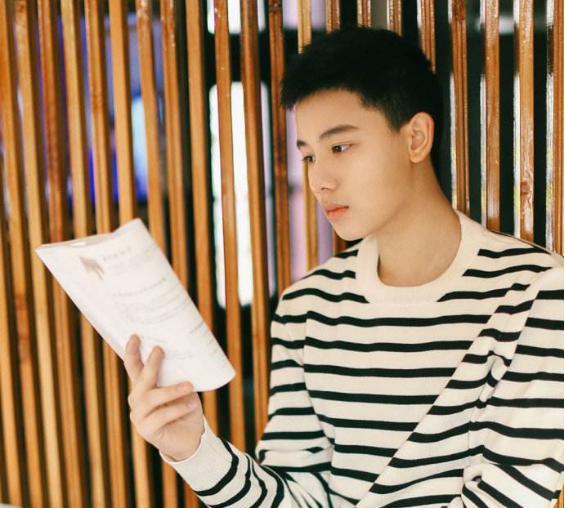 明星公开恋情会掉粉?可为何胡先煦和他们公开后都涨粉了