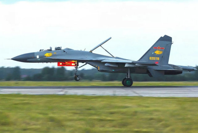 贺兰雄狮旅侧卫战机回老家,这架原装苏-27S