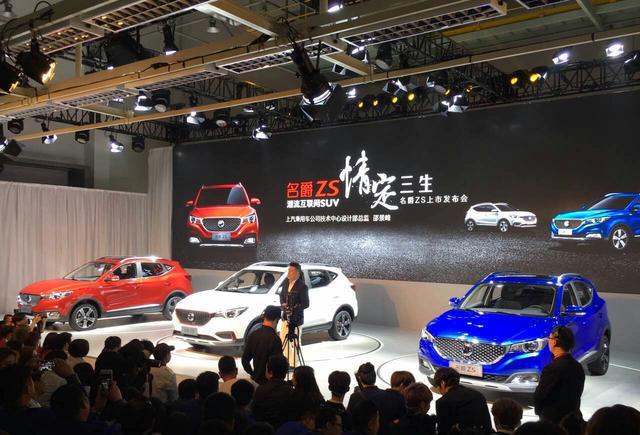 全球首款自带支付宝SUV上市，配最大天窗超大屏，7.38万起