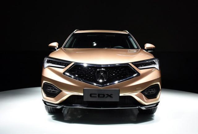 这款豪华SUV, 颜值碾压Q3, 入门款配置都很丰富, 起价仅23万