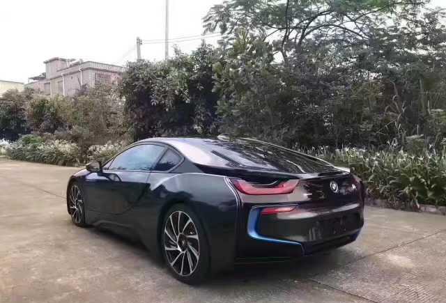 女儿出嫁他出30万, 为了买一辆90多万的宝马i8竟然逼父母卖房!