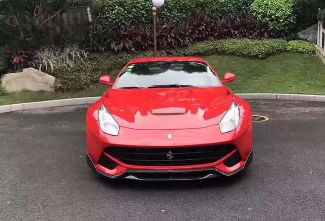 帅炸天的法拉利F12, 屁股丑到爆!