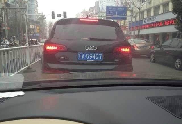 盘点那些最有趣的车牌号, 这辆救护车的车牌实在是太牛了