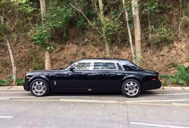 最罕见的劳斯莱斯一个亿都不卖, 车牌更霸气!