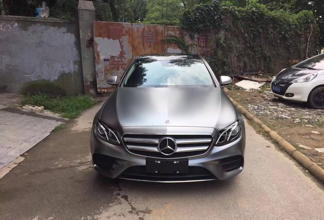 奔驰E300改色电光钛灰车身改色贴膜效果图