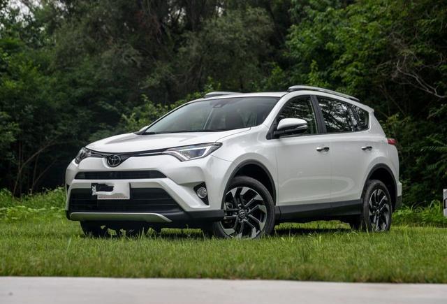 买奇骏都后悔了！丰田新车爆发了，操控精准，不足19万比途观厚道