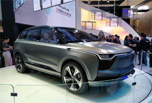 国产电动宝马X6，内饰媲美宇宙飞船，外观比雷克萨斯还帅