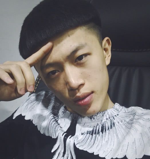 莉哥:被封了,二驴:我也是,牌牌琦:一样,杨清柠:来