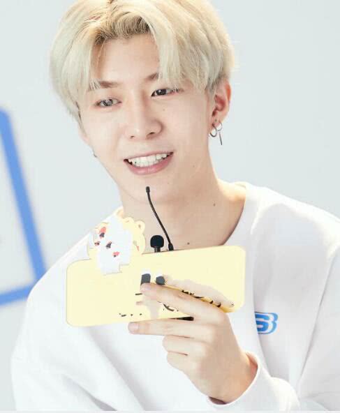 范丞丞“福西西”上线，自曝目标是超过姐姐，挣更多的钱给妈妈