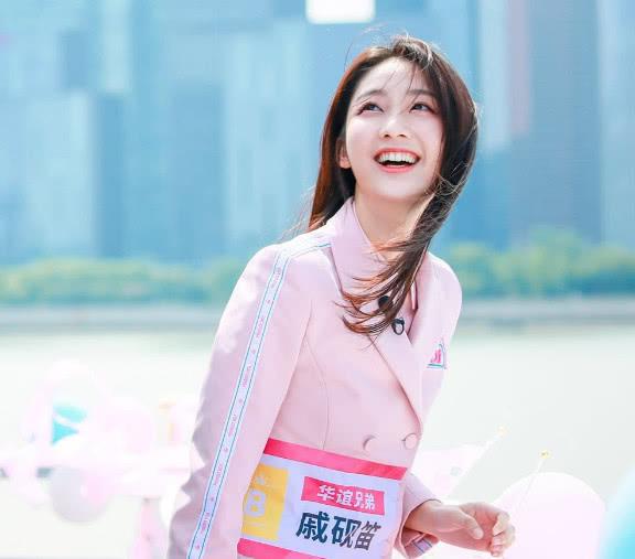 刘人语戚砚笛王菊发展顺利,而出道的火箭少女却面临争议!