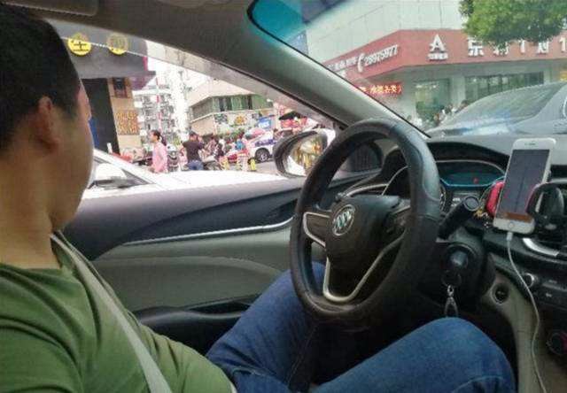 办理滴滴资格证还不足百元,为何滴友们宁愿辞