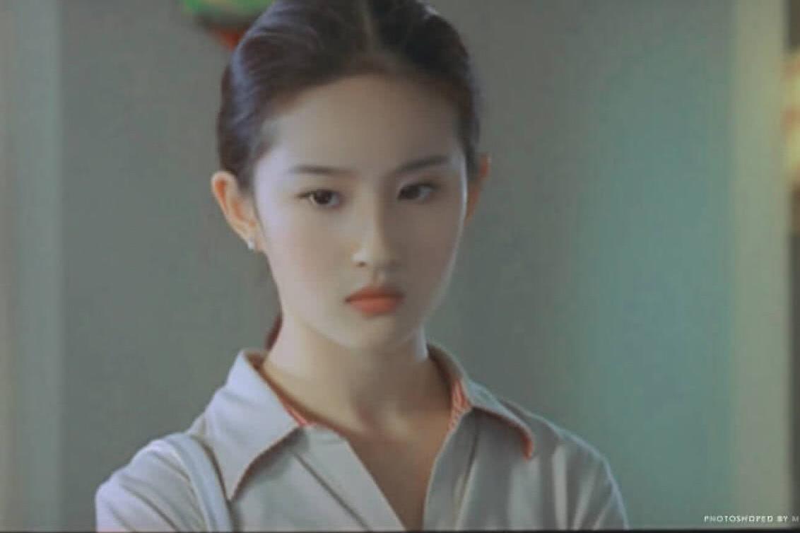 刘亦菲颜值巅峰不是小龙女也不是灵儿,而是16岁出演的