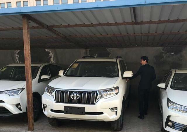 全国首提全新普拉多, 低配没货提车加价2万, 网友: 喝多了才会买