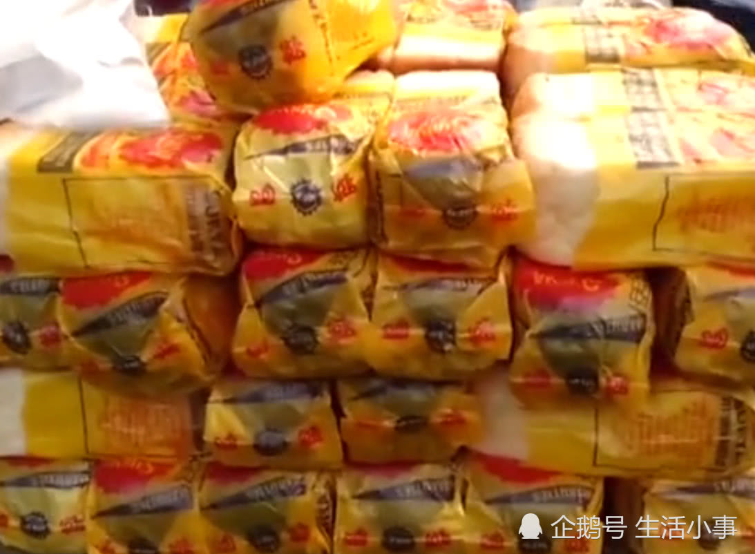 超市里最容易过期的面包,卖不完都去哪了?看完以后就知道啦