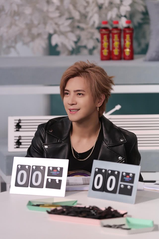 歌拉开鹿晗罗志祥年龄差?罗志祥气到唱抖音神