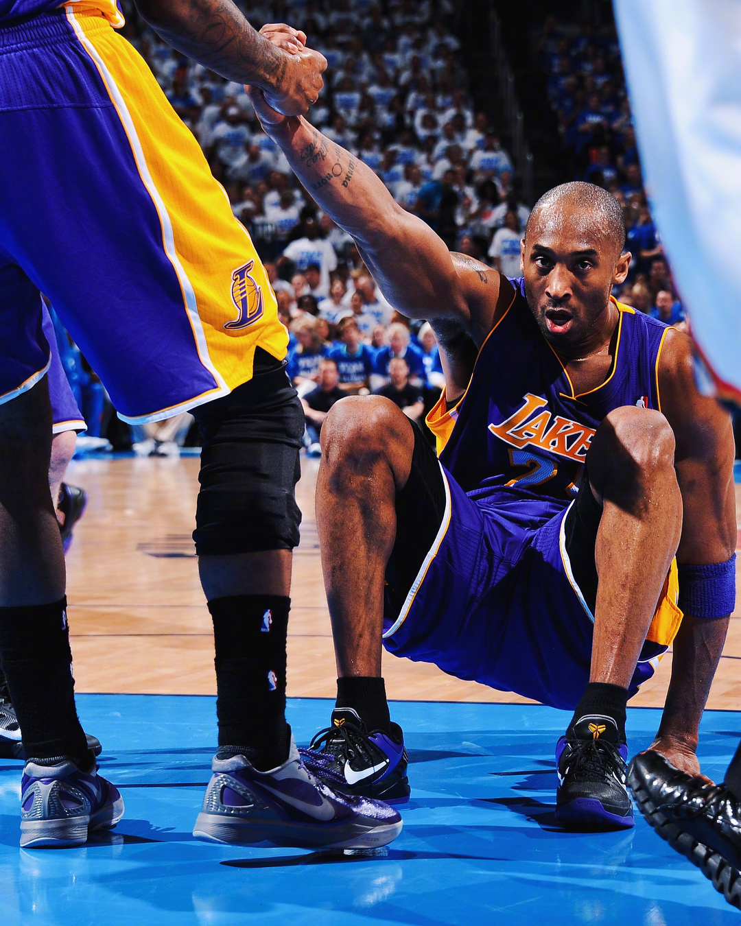 2012年季后赛面对年轻雷霆时的科比…