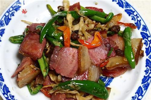腊肉配什么炒才好吃?