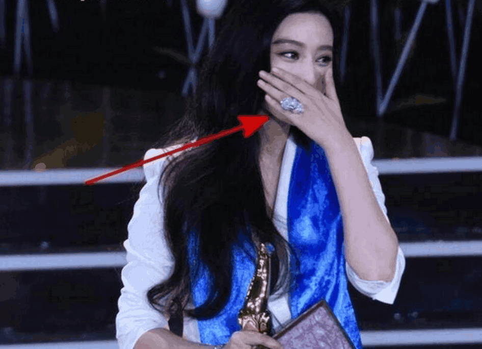 林心如项链3亿范冰冰钻戒4千万, 他一年赚4亿只用1千块老手机