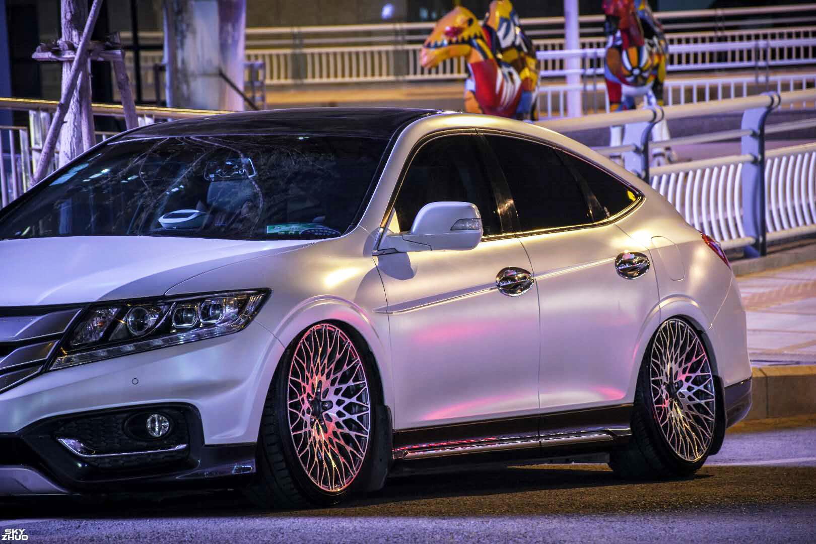 本田家族的改装车那么多，这辆贴地的歌诗图绝对是小众案例！