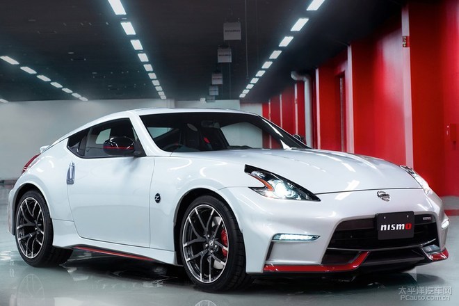 日产发布改装370Z官图 移植双涡轮引擎