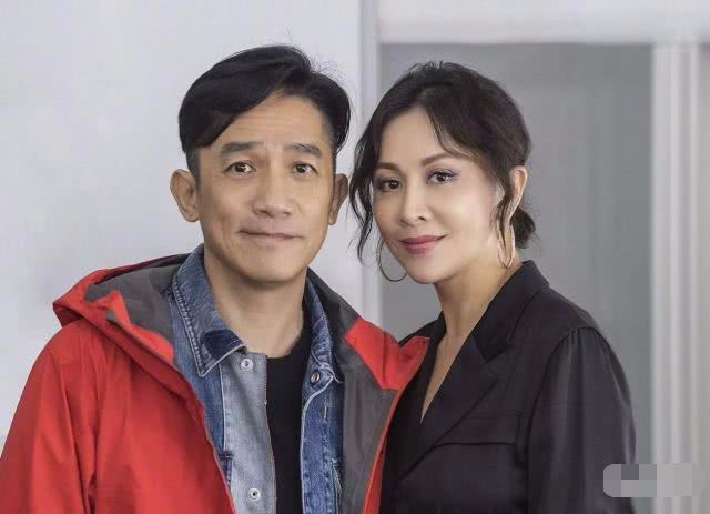 在生孩子也不现实了,但在接受采访的时候,刘嘉玲说梁朝伟是一个不喜欢