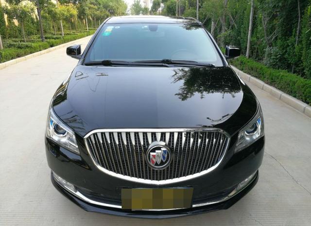 落地价24万，现在仅标价9万，没开多久掉价15万，车主心疼不已！