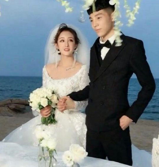 高迪婚纱照_快手大美高迪婚纱照(2)