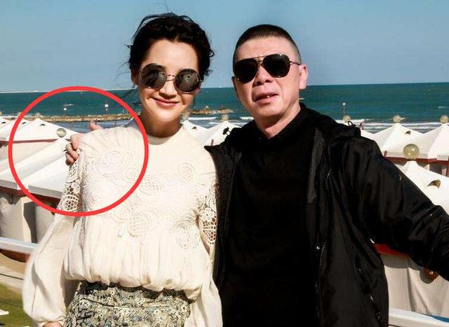 冯小刚最想删掉的5张照片,徐帆看了什么感受!