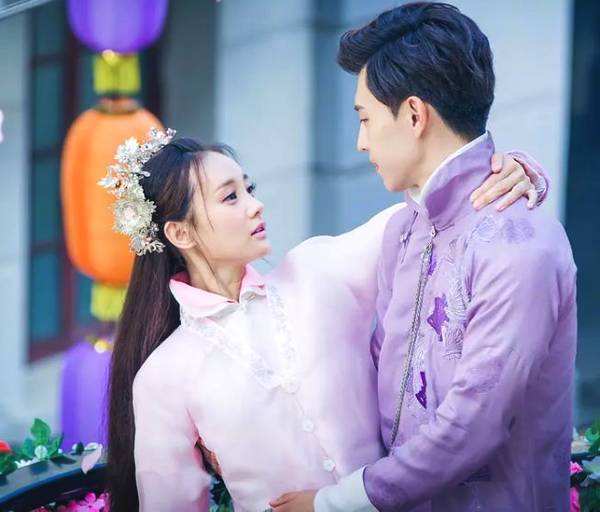 邓伦吻过五大女星,热巴最甜,杨紫最尴尬,最后一