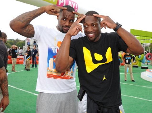 为何说詹姆斯身体素质历史第一,看了他做过的