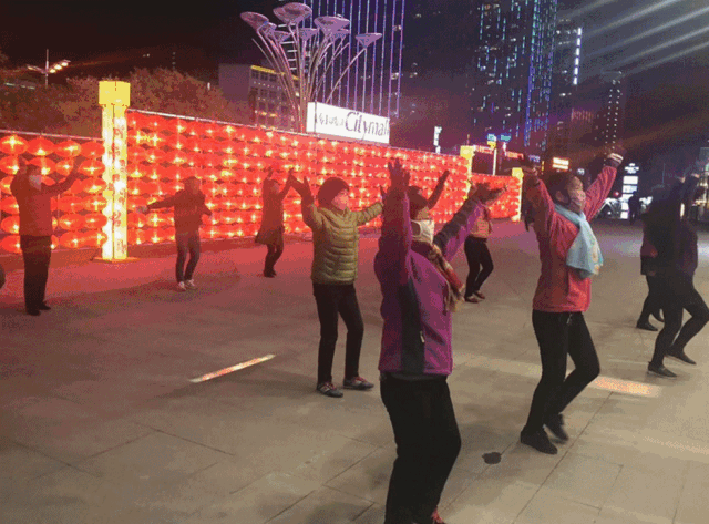 群魔乱舞,大妈的专属娱乐?这么想广场舞,你就out了