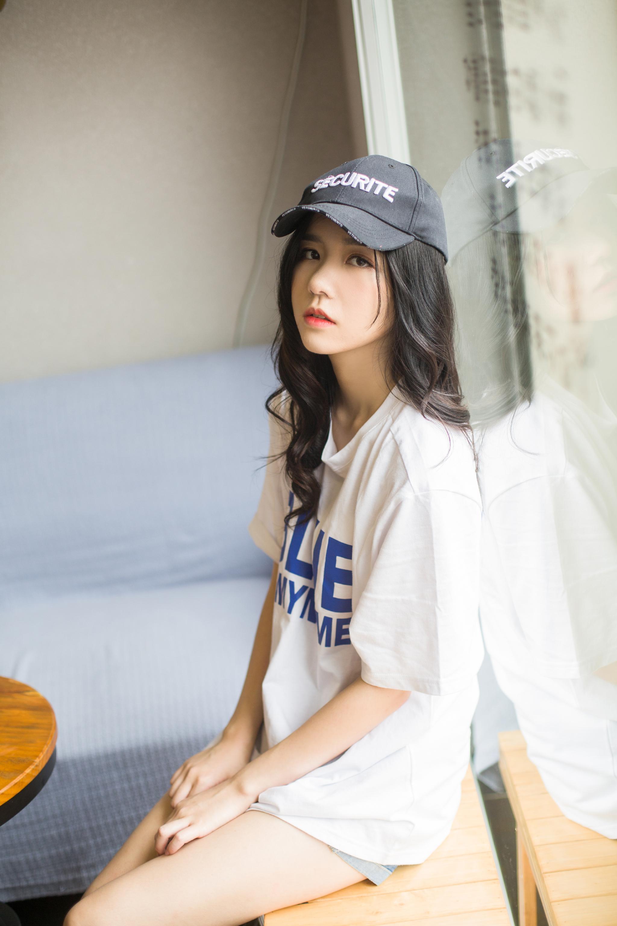 慕斯,现是长沙高校大三学生,也是当地的小模特