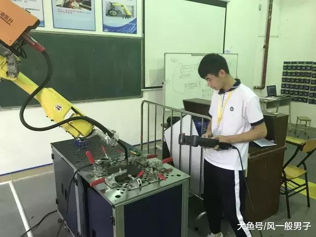 工业机器人专业遍地开花 | 3分钟教你辨别学校