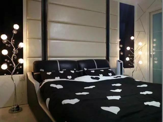 老婆非要把房子装成黑白灰,感觉很压抑,邻居却