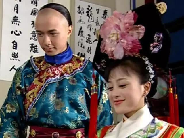 还珠格格嫁五阿哥后,为何叫格格却不叫福晋?难怪知画要插足