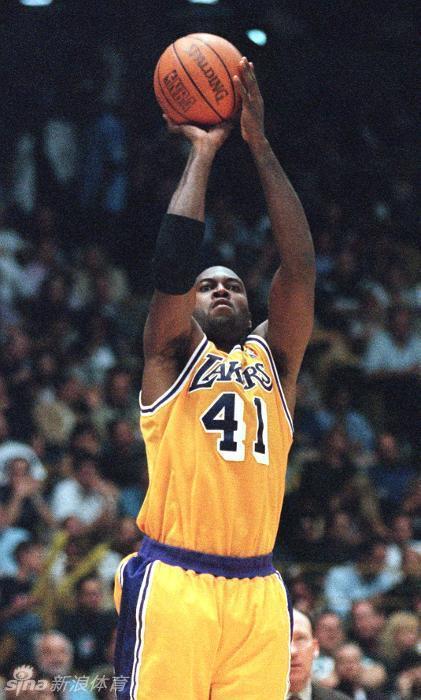 回顾经典:2000年湖人VS开拓者G7 科比+奥尼尔