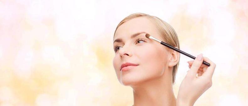 显脸瘦的化妆技巧,要这样化妆才好看