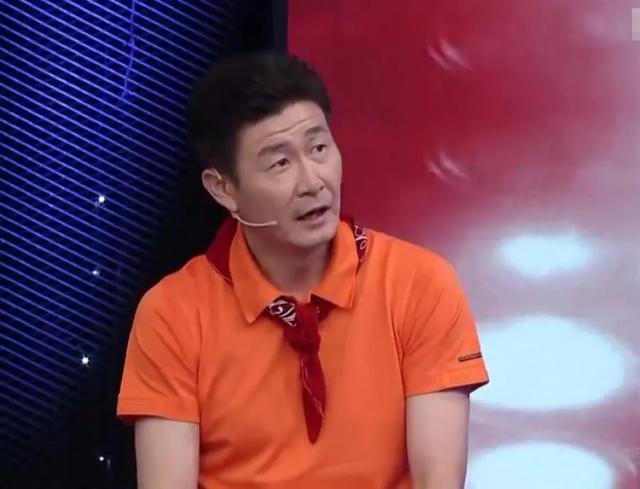 被骂白斩鸡,前国足郝海东发飙:我们天天一万