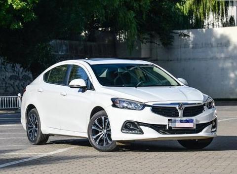 国产性价比之王，号称小宝马，颜值不输帝豪，6L油耗仅售6万！