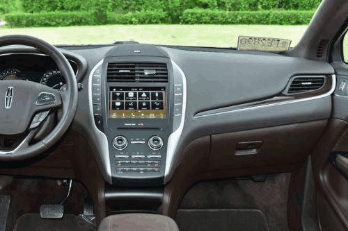 买宝马X3不如买它! 整车全进口 281马力配2.3T 油耗8L 还降4万!